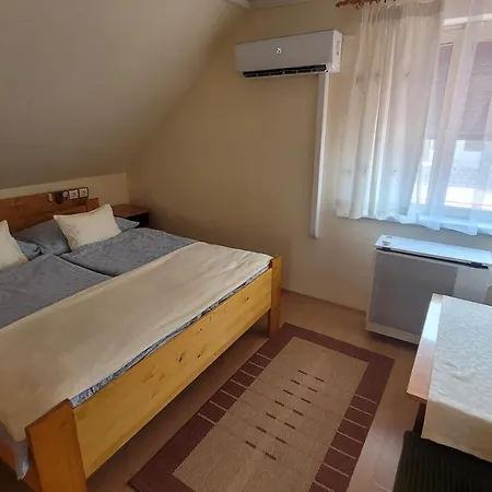 Apartment Zoltan Nyaralo *